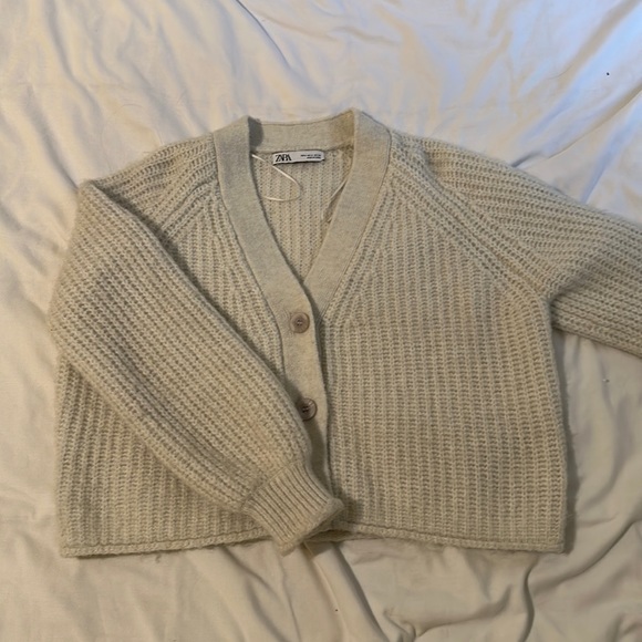 Zara Sweaters - Zara Knit Cardigan